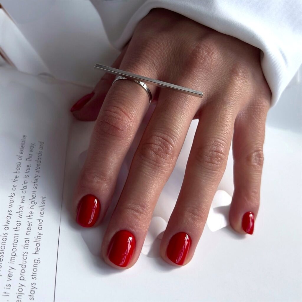 Classic Short Red Nails with a Glossy Finish for Everyday Elegance