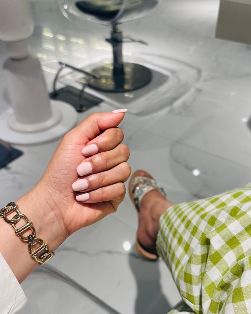 Creamy Pale Pink Square Nails – Minimal and Clean Nail Ideas for Everyday Office Style