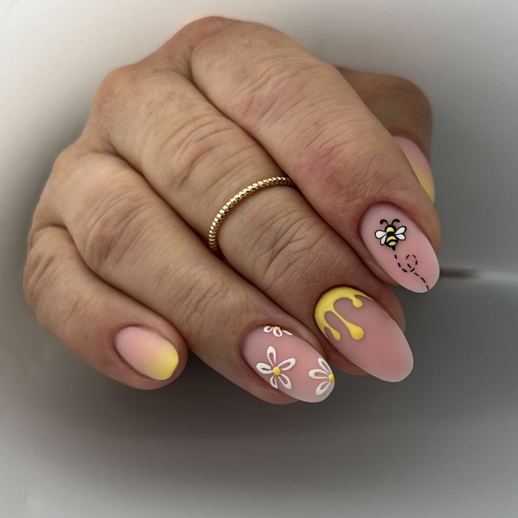 Pink and Yellow Ombre Almond Nails with Daisies and Bumblebee Designs – Cute Spring-Summer Nail Ideas