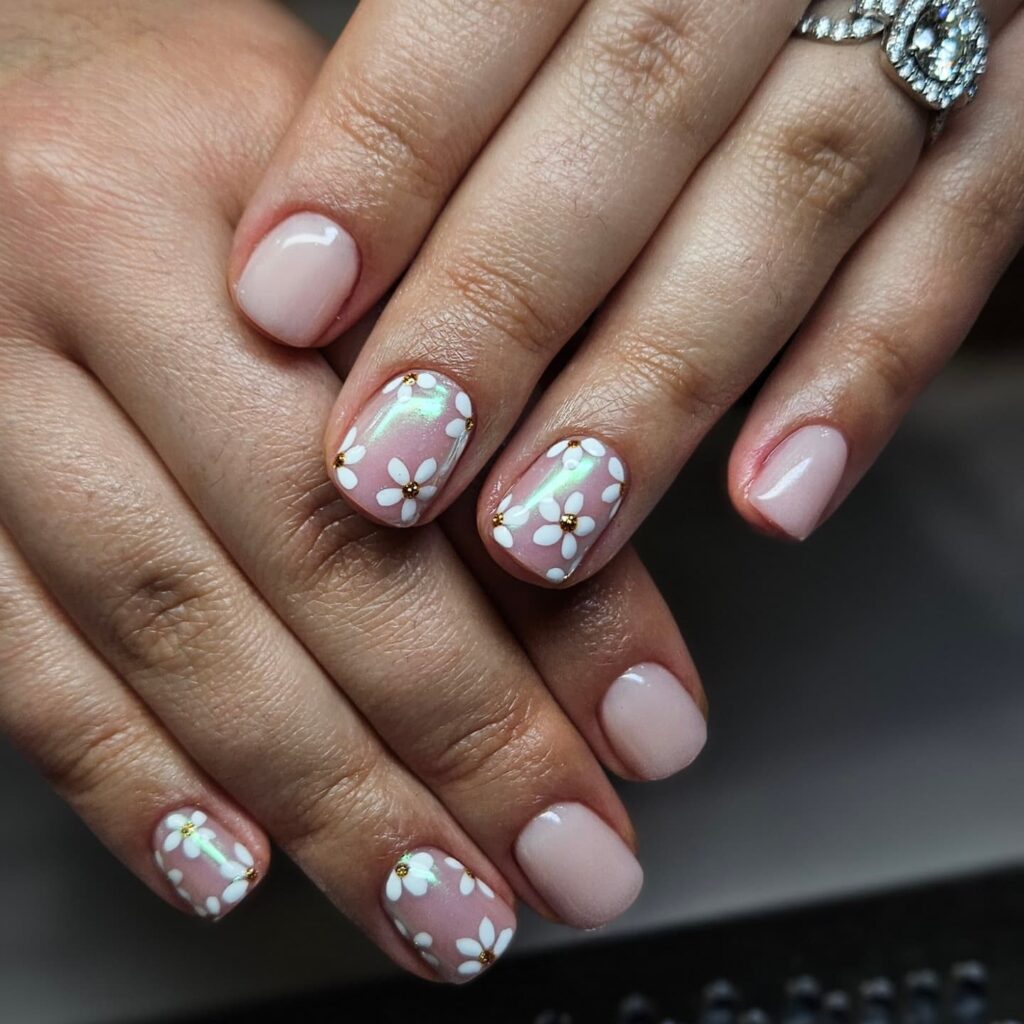 Short Square Pink Nails with Glossy White Daisies and Gold Centers for Fresh Spring Style