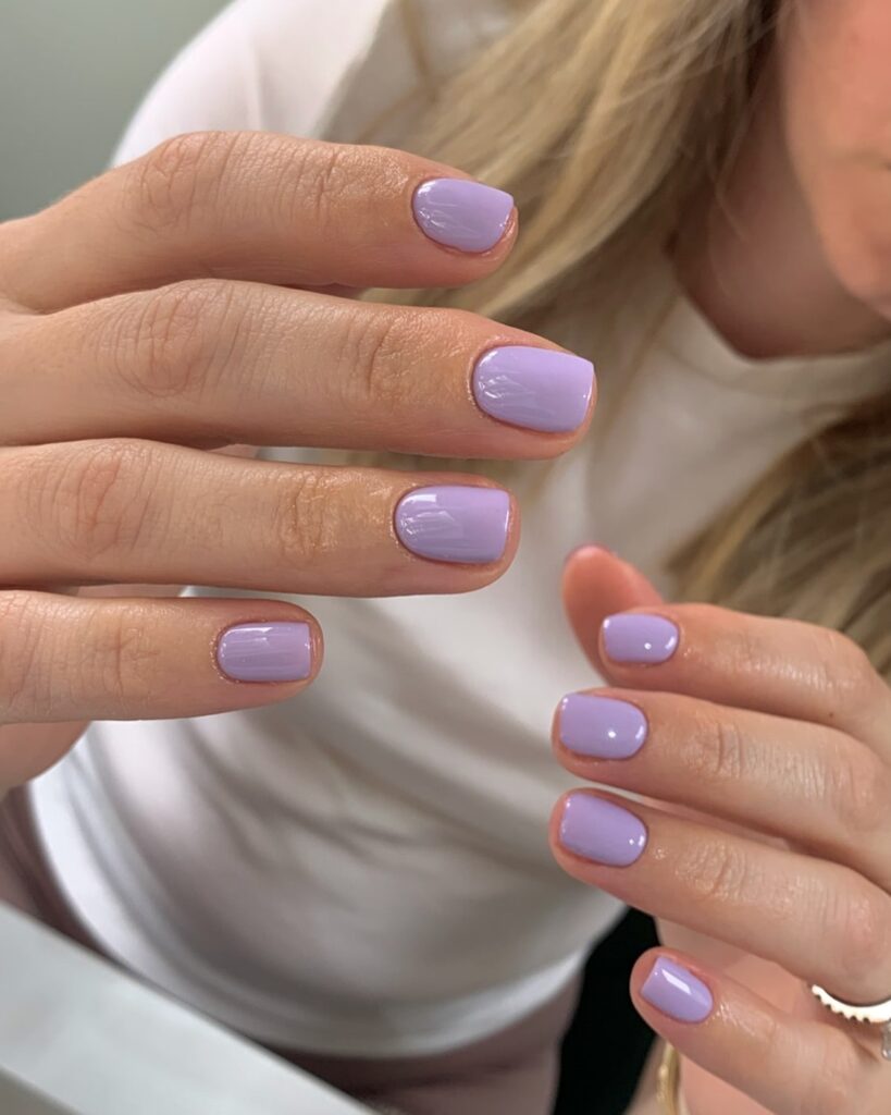 Glossy lavender round nails with minimalist spring nail ideas