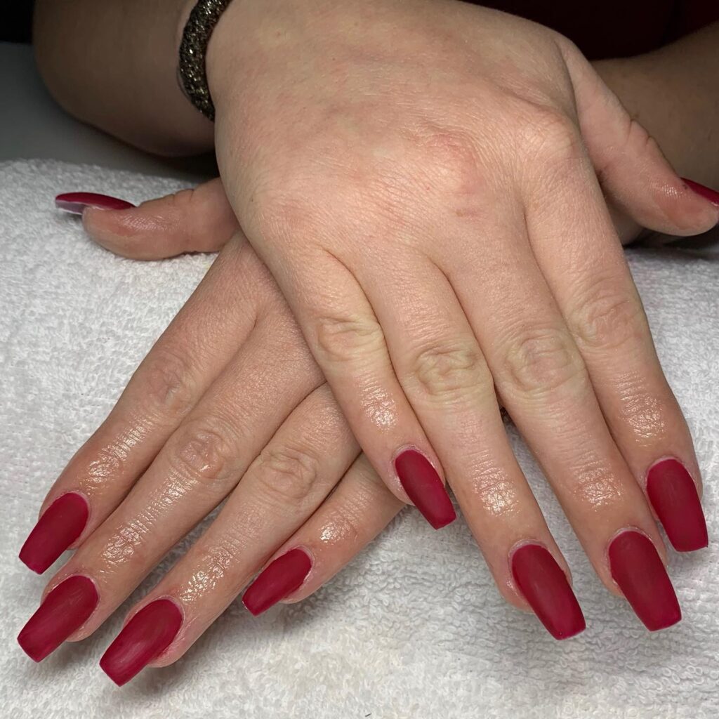 Matte Deep Red Coffin Nail Ideas for Elegant Fall and Winter Looks