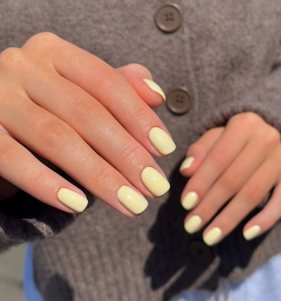 Pastel Yellow Oval Nails for a Fresh Springtime Office Mood