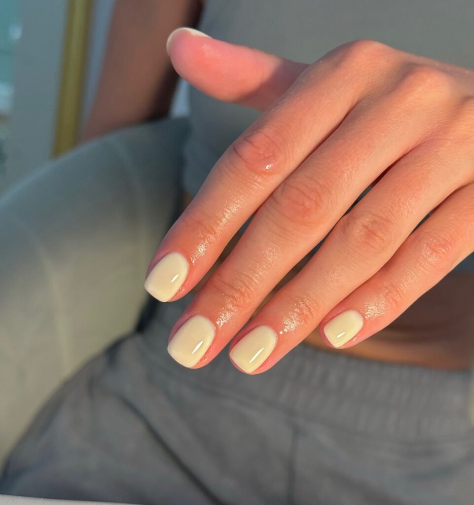 Short Square Pale Yellow Nails for a Minimalist and Elegant Everyday Style